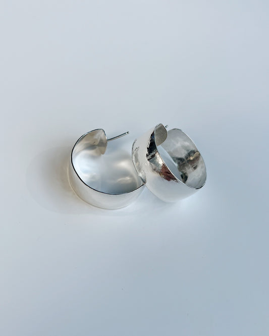 Ebony Eyes hoop earrings