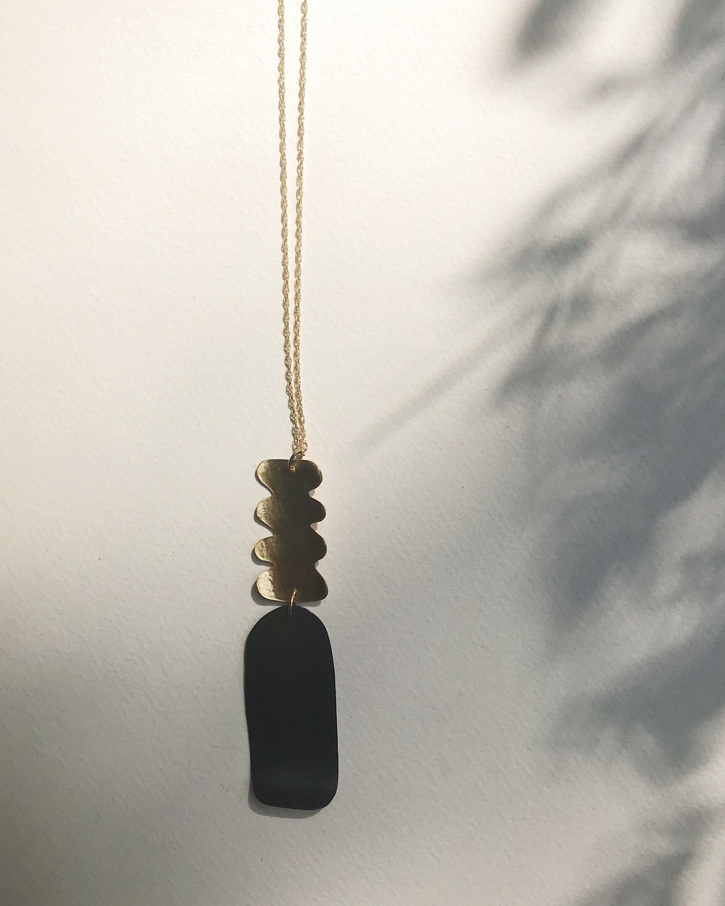 Collar en el agua