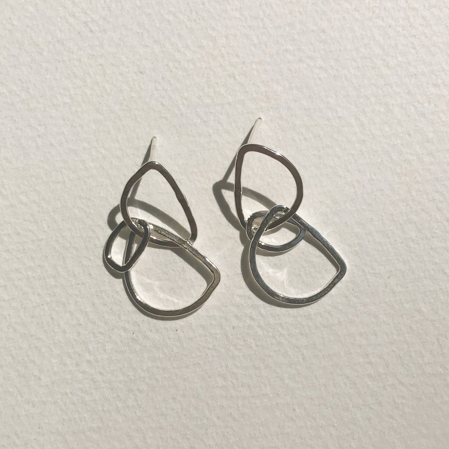 Pendientes pequeños "Possibly Maybe"