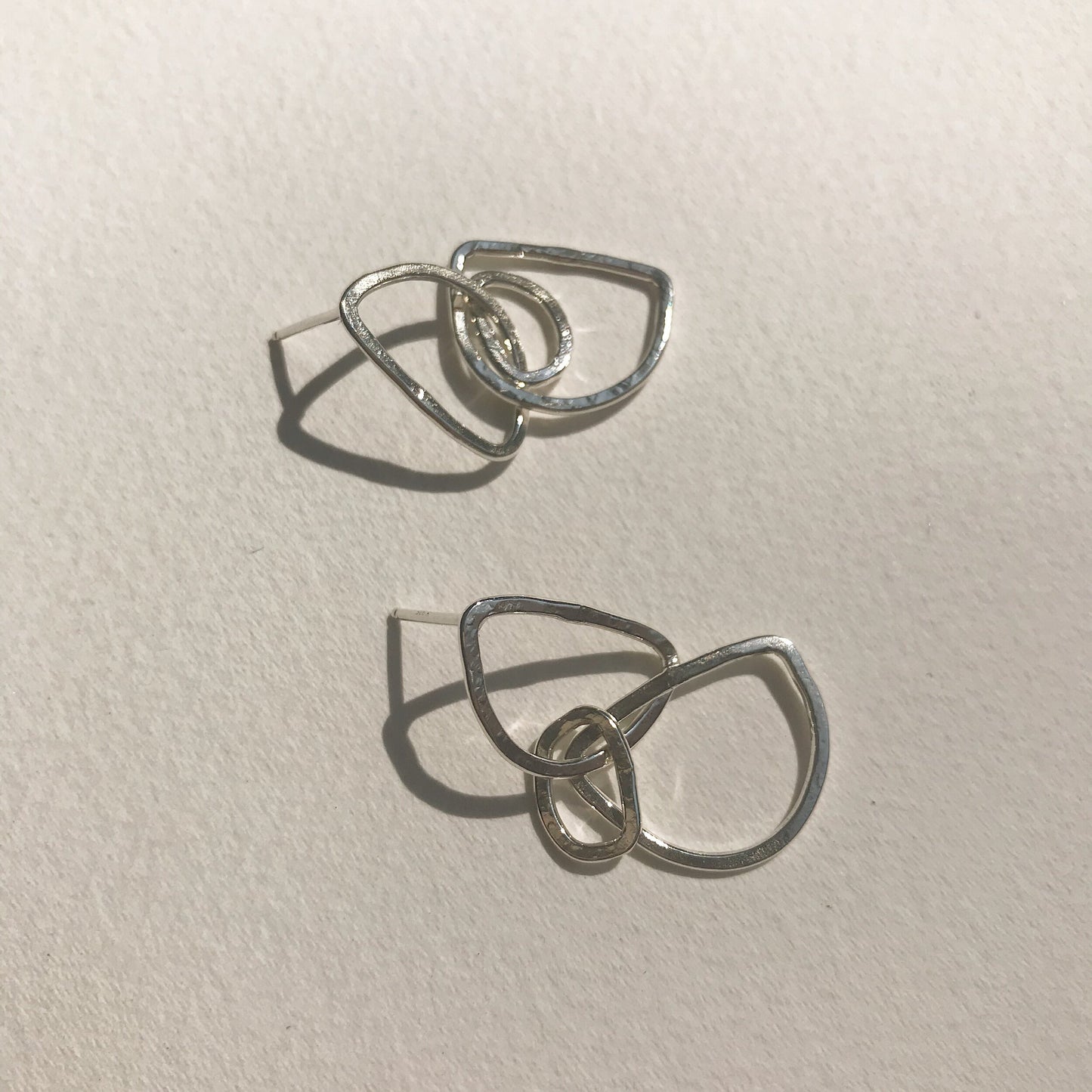 Pendientes pequeños "Possibly Maybe"