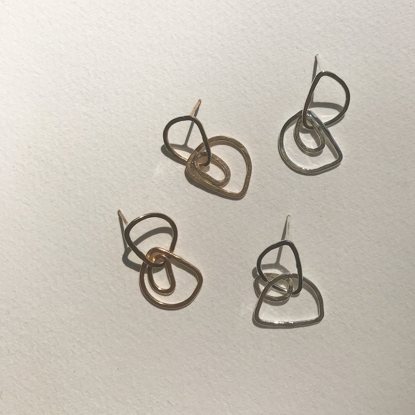 Pendientes pequeños "Possibly Maybe"